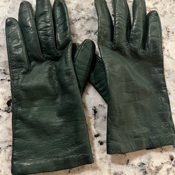 Luxury Leather Gloves - Picture 6 of 7